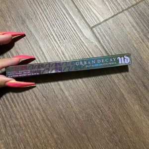 Urban decay 24/7 glide on eye pencil